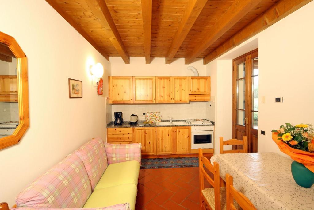 Agriturismo La Breda San Felice del Benaco Room photo